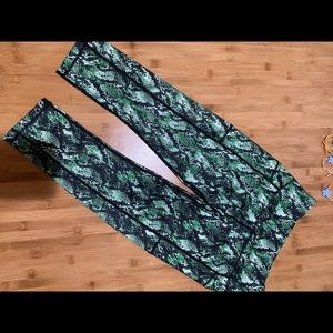 NWOT-CVG-Venom Leggings